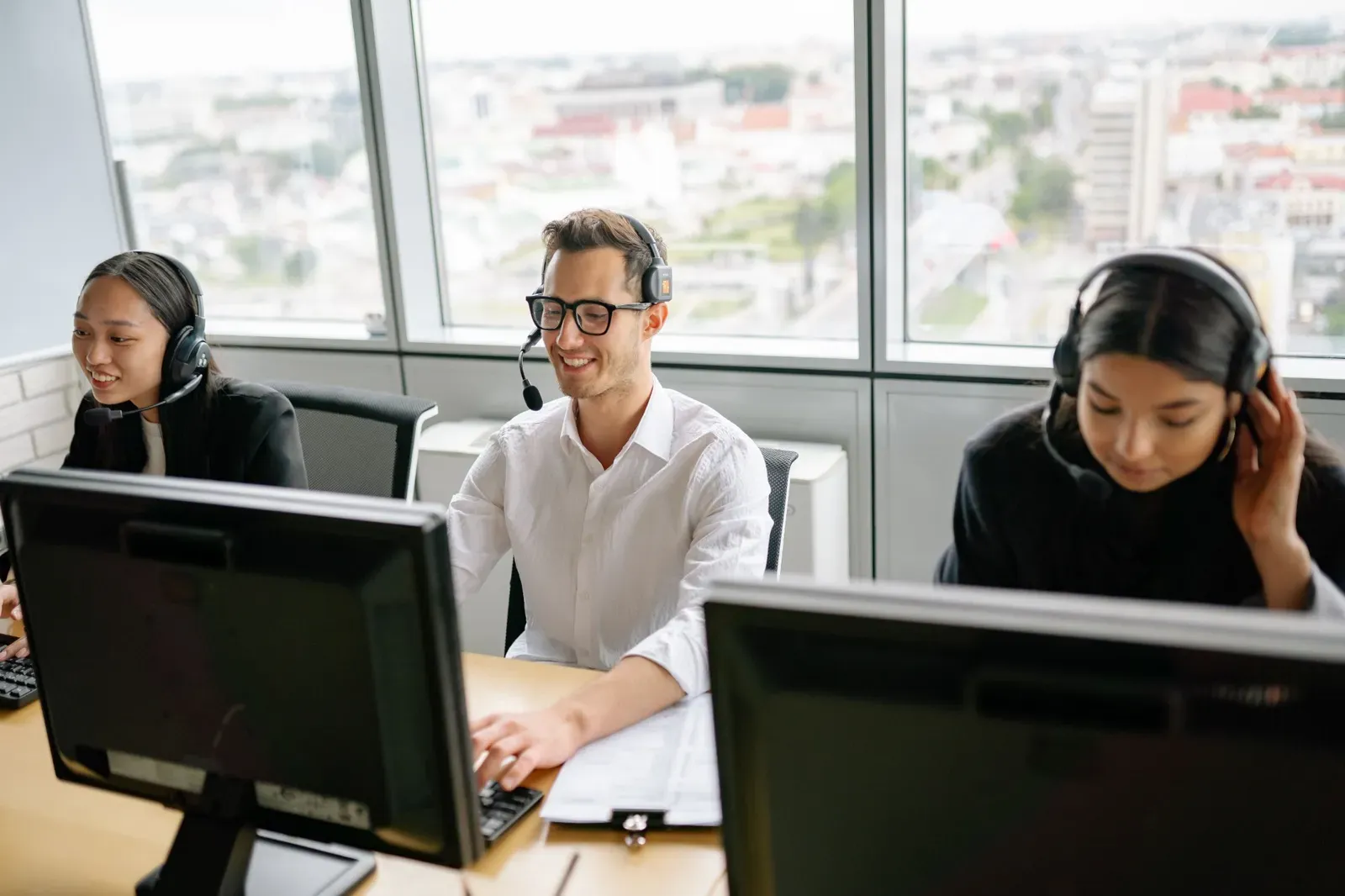 Die Kunst des Warm Handover: Nahtlose CTI-Integrationen für Enterprise Sprach-KI