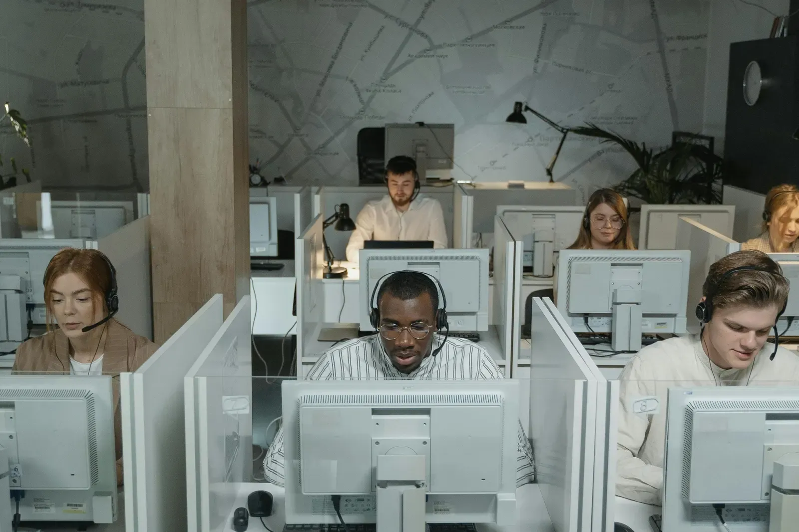 Wat is burn-out bij callcentermedewerkers en hoe kun je dit voorkomen?